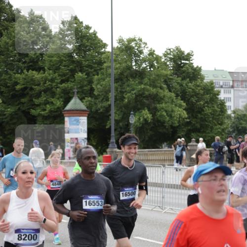 29.06.2025 - hella hamburg halbmarathon Jannik Wohlers http://msf.ph/oto/8150152 29.06.2025 10:50:31 Lombardsbrücke 1129, 1208, 2200, 2358, 2859, 3184, 3229, 3647, 4771, 4848, 5286, 5289, 6178, 7133, 7141, 7161, 7770, 7771, 7825, 8200, 8779, 8986, 9168, 10029, 10437, 10552, 10614, 10636, 11052, 11252, 11577, 12392, 12393, 12800, 13468, 13522, 13981, 14010, 14534, 14640, 14767, 14773, 15250, 15464, 16500, 16501, 16553, 16727, 16729, 16904, 17295, 17337, 17648, 17735 meine-sportfotos.de