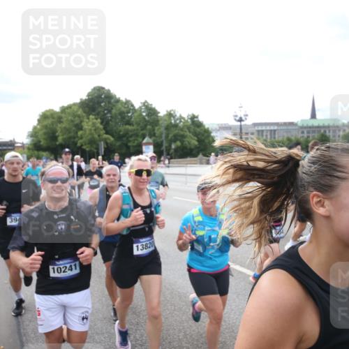 29.06.2025 - hella hamburg halbmarathon Jannik Wohlers http://msf.ph/oto/8150194 29.06.2025 10:22:01 Lombardsbrücke 1187, 1419, 1598, 2022, 2351, 2886, 3108, 3430, 3457, 3511, 3910, 3946, 4113, 4114, 4131, 4556, 4559, 4829, 4969, 4970, 5079, 5838, 6030, 6048, 6049, 6303, 6307, 6347, 6820, 6826, 6899, 7097, 7794, 8511, 8855, 8884, 8931, 9204, 9516, 9598, 10065, 10241, 10432, 10573, 10663, 10917, 10961, 11046, 11440, 12933, 13248, 13369, 13460, 13472, 13820, 13963, 14079, 14240, 14314, 14333, 14334, 14442, 14901, 14903, 14906, 14980, 15114, 19154 meine-sportfotos.de