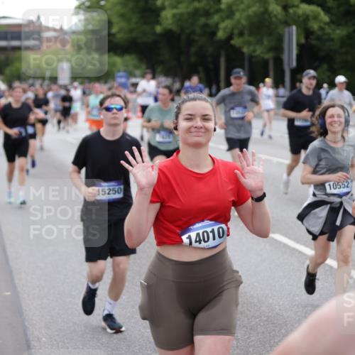 29.06.2025 - hella hamburg halbmarathon Jannik Wohlers http://msf.ph/oto/8150259 29.06.2025 10:50:36 Lombardsbrücke 1129, 1203, 1208, 1404, 2358, 2859, 3934, 4771, 4848, 5286, 5289, 5530, 6178, 7141, 7770, 7771, 7825, 8200, 8779, 8986, 10029, 10552, 10614, 10636, 11052, 11252, 11577, 11971, 12301, 12800, 13468, 13522, 13981, 14010, 14127, 14534, 14640, 14767, 14773, 15250, 15464, 16500, 16501, 16553, 16727, 16729, 16904, 17295, 17648, 17735, 19098 meine-sportfotos.de