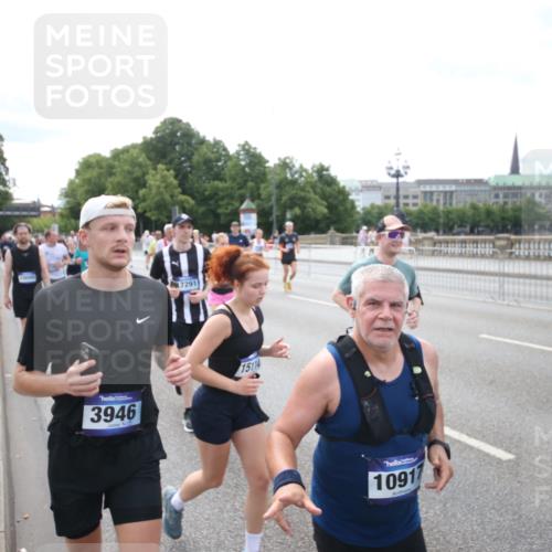 29.06.2025 - hella hamburg halbmarathon Jannik Wohlers http://msf.ph/oto/8150260 29.06.2025 10:22:02 Lombardsbrücke 1187, 1419, 1598, 2022, 2351, 2886, 3108, 3430, 3457, 3511, 3910, 3946, 4113, 4114, 4131, 4556, 4559, 4829, 4969, 4970, 5079, 5798, 5838, 6030, 6048, 6049, 6303, 6307, 6347, 6820, 6826, 6899, 7097, 7794, 8511, 8855, 8931, 9204, 9516, 9598, 10065, 10241, 10432, 10573, 10663, 10917, 10961, 11046, 11440, 12933, 13248, 13369, 13460, 13472, 13820, 13963, 14079, 14240, 14314, 14333, 14334, 14442, 14901, 14903, 14906, 14980, 15114 meine-sportfotos.de