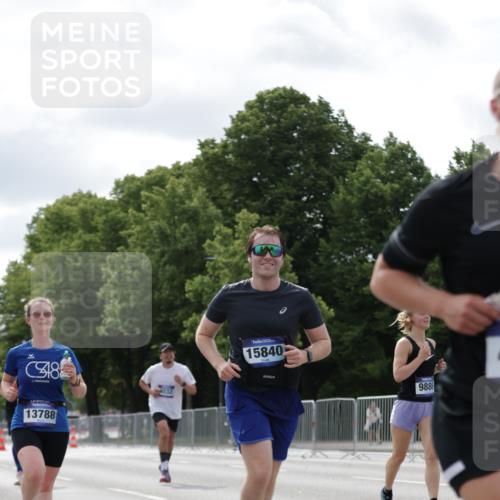 29.06.2025 - hella hamburg halbmarathon Jannik Wohlers http://msf.ph/oto/8150286 29.06.2025 10:13:40 Lombardsbrücke 1194, 1480, 1890, 4032, 4962, 6287, 6710, 8001, 8057, 9886, 10442, 10443, 11987, 12938, 13788, 15482, 15840, 17439, 17985, 18041, 18236, 18239 meine-sportfotos.de