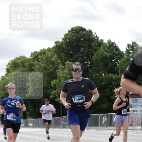 29.06.2025 - hella hamburg halbmarathon Jannik Wohlers http://msf.ph/oto/8150294 29.06.2025 10:13:40 Lombardsbrücke 1194, 1480, 1890, 4032, 4962, 6287, 6710, 8001, 8057, 9886, 10442, 10443, 11987, 12938, 13788, 15482, 15840, 17439, 17985, 18041, 18236, 18239 meine-sportfotos.de