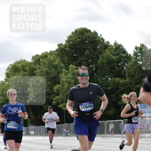 29.06.2025 - hella hamburg halbmarathon Jannik Wohlers http://msf.ph/oto/8150300 29.06.2025 10:13:40 Lombardsbrücke 1194, 1480, 1890, 4032, 4962, 6287, 6710, 8001, 8057, 9886, 10442, 10443, 11987, 12938, 13788, 15482, 15840, 17439, 17985, 18041, 18236, 18239 meine-sportfotos.de
