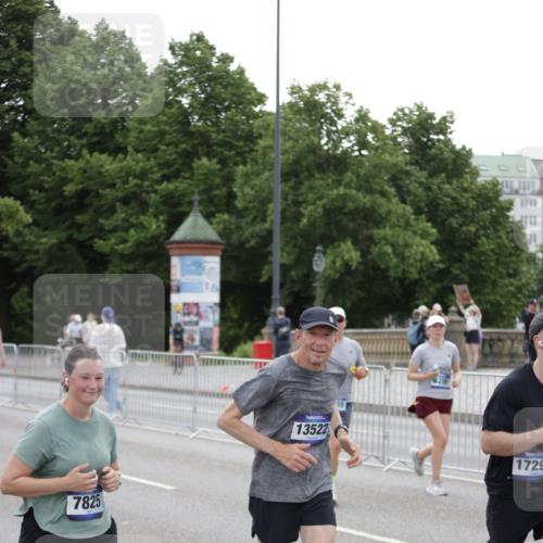 29.06.2025 - hella hamburg halbmarathon Jannik Wohlers http://msf.ph/oto/8150314 29.06.2025 10:50:38 Lombardsbrücke 1129, 1203, 1208, 1404, 1478, 2358, 2859, 3934, 4156, 4713, 4771, 4848, 4920, 5286, 5289, 5530, 7012, 7141, 7770, 7771, 7825, 8200, 8779, 8986, 10029, 10552, 10614, 10636, 11052, 11252, 11577, 11971, 12301, 12800, 13468, 13522, 13981, 14010, 14127, 14152, 14534, 14640, 14767, 14773, 15250, 15464, 16427, 16500, 16501, 16553, 16727, 16729, 16904, 17079, 17295, 17735, 19098 meine-sportfotos.de