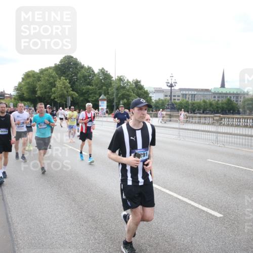 29.06.2025 - hella hamburg halbmarathon Jannik Wohlers http://msf.ph/oto/8150328 29.06.2025 10:22:03 Lombardsbrücke 1187, 1598, 2022, 2351, 2479, 2886, 3108, 3430, 3457, 3511, 3910, 3946, 4113, 4114, 4131, 4556, 4559, 4829, 4969, 4970, 5079, 5798, 5838, 6030, 6048, 6049, 6303, 6307, 6347, 6820, 6826, 6899, 7097, 7794, 8511, 8855, 8931, 9204, 9516, 9598, 10065, 10241, 10432, 10573, 10663, 10917, 10961, 11046, 12933, 13248, 13369, 13460, 13472, 13820, 13963, 14079, 14240, 14314, 14333, 14334, 14442, 14901, 14903, 14906, 14980, 15114 meine-sportfotos.de