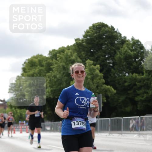 29.06.2025 - hella hamburg halbmarathon Jannik Wohlers http://msf.ph/oto/8150336 29.06.2025 10:13:41 Lombardsbrücke 1194, 1890, 4032, 4962, 6287, 6710, 8001, 8057, 9845, 9886, 10442, 10443, 11987, 12938, 13285, 13788, 15482, 15840, 17439, 17985, 18041, 18236, 18239 meine-sportfotos.de