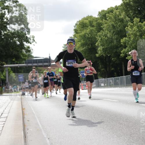 29.06.2025 - hella hamburg halbmarathon Jannik Wohlers http://msf.ph/oto/8150340 29.06.2025 10:13:45 Lombardsbrücke 1194, 1890, 3939, 4032, 4962, 6287, 7442, 7991, 8001, 8057, 8409, 9845, 9886, 11987, 12938, 13285, 13788, 15482, 15840, 17439, 18041, 18236, 18239 meine-sportfotos.de