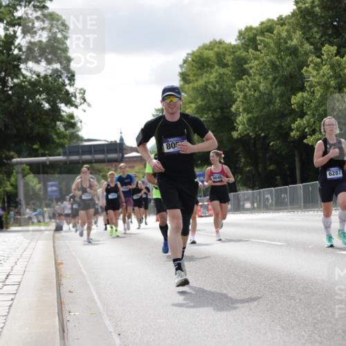 29.06.2025 - hella hamburg halbmarathon Jannik Wohlers http://msf.ph/oto/8150349 29.06.2025 10:13:45 Lombardsbrücke 1194, 1890, 3939, 4032, 4962, 6287, 7442, 7991, 8001, 8057, 8409, 9845, 9886, 11987, 12938, 13285, 13788, 15482, 15840, 17439, 18041, 18236, 18239 meine-sportfotos.de