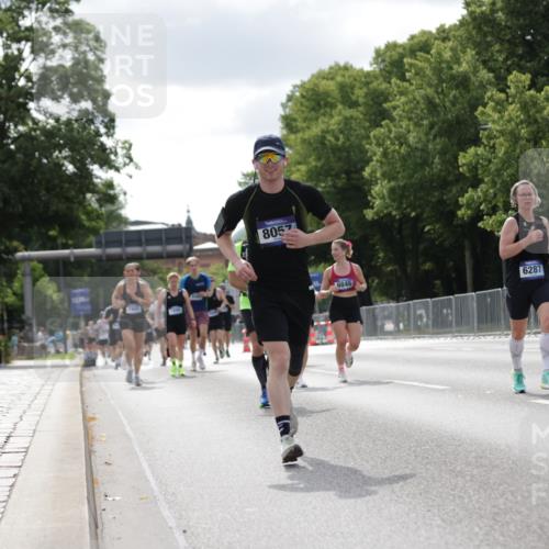 29.06.2025 - hella hamburg halbmarathon Jannik Wohlers http://msf.ph/oto/8150355 29.06.2025 10:13:45 Lombardsbrücke 1194, 1890, 3939, 4032, 4962, 6287, 7442, 7991, 8001, 8057, 8409, 9845, 9886, 11987, 12938, 13285, 13788, 15482, 15840, 17439, 18041, 18236, 18239 meine-sportfotos.de