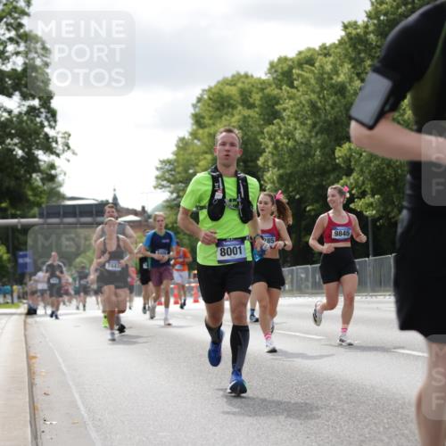 29.06.2025 - hella hamburg halbmarathon Jannik Wohlers http://msf.ph/oto/8150373 29.06.2025 10:13:47 Lombardsbrücke 1194, 1890, 3939, 4032, 4962, 6089, 6287, 7209, 7442, 7991, 8001, 8057, 8409, 8892, 9845, 9886, 11987, 12938, 13285, 13788, 15840, 17439, 18041, 18236, 18239 meine-sportfotos.de