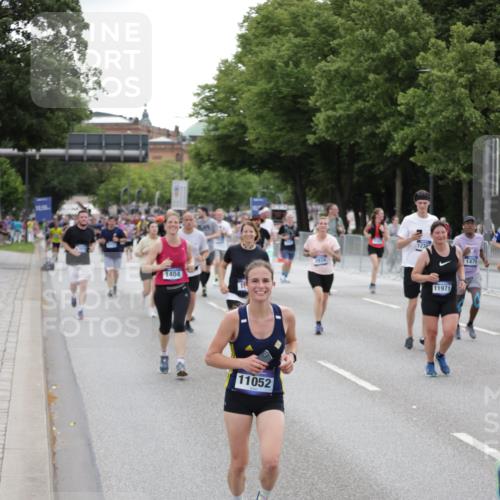 29.06.2025 - hella hamburg halbmarathon Jannik Wohlers http://msf.ph/oto/8150380 29.06.2025 10:50:41 Lombardsbrücke 1129, 1203, 1208, 1404, 1478, 2358, 2859, 3934, 4156, 4713, 4848, 4920, 5286, 5289, 5530, 7012, 7141, 7770, 7771, 7825, 8410, 8779, 9166, 9167, 10552, 10614, 10636, 11052, 11252, 11971, 12301, 12800, 13468, 13522, 14010, 14127, 14152, 14640, 14773, 15250, 15464, 16427, 16727, 16729, 16904, 16928, 17079, 17295, 17735, 19098 meine-sportfotos.de