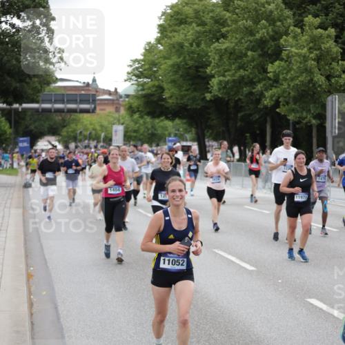 29.06.2025 - hella hamburg halbmarathon Jannik Wohlers http://msf.ph/oto/8150386 29.06.2025 10:50:41 Lombardsbrücke 1129, 1203, 1208, 1404, 1478, 2358, 2859, 3934, 4156, 4713, 4848, 4920, 5286, 5289, 5530, 7012, 7141, 7770, 7771, 7825, 8410, 8779, 9166, 9167, 10552, 10614, 10636, 11052, 11252, 11971, 12301, 12800, 13468, 13522, 14010, 14127, 14152, 14640, 14773, 15250, 15464, 16427, 16727, 16729, 16904, 16928, 17079, 17295, 17735, 19098 meine-sportfotos.de