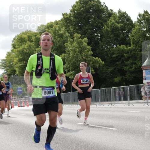 29.06.2025 - hella hamburg halbmarathon Jannik Wohlers http://msf.ph/oto/8150391 29.06.2025 10:13:48 Lombardsbrücke 1194, 1890, 3939, 4032, 4962, 6089, 6287, 7209, 7442, 7991, 8001, 8057, 8409, 8892, 9845, 9886, 11987, 12938, 13285, 13788, 14488, 15840, 17439, 18041, 18236, 18239 meine-sportfotos.de