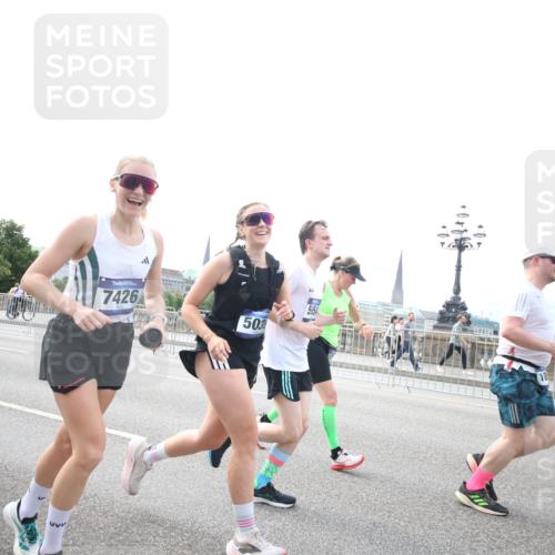 29.06.2025 - hella hamburg halbmarathon Jannik Wohlers http://msf.ph/oto/8150396 29.06.2025 10:23:46 Lombardsbrücke 1005, 1009, 1389, 1444, 3013, 3185, 3285, 3579, 4597, 4684, 4719, 4993, 5039, 5258, 5260, 5954, 6524, 6526, 7013, 7426, 7528, 7920, 8141, 8167, 8187, 8297, 8717, 9063, 11306, 11347, 11415, 12210, 13711, 14433, 14439, 14824, 15352, 15456, 16345, 16861, 17147, 17262, 17414, 17559, 17560, 17595, 18109, 18132, 18210 meine-sportfotos.de