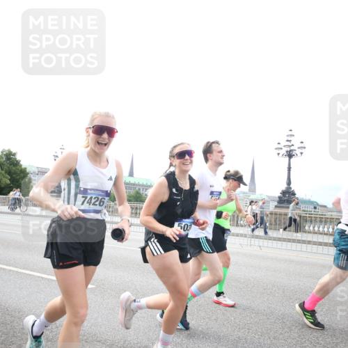 29.06.2025 - hella hamburg halbmarathon Jannik Wohlers http://msf.ph/oto/8150402 29.06.2025 10:23:46 Lombardsbrücke 1005, 1009, 1389, 1444, 3013, 3185, 3285, 3579, 4597, 4684, 4719, 4993, 5039, 5258, 5260, 5954, 6524, 6526, 7013, 7426, 7528, 7920, 8141, 8167, 8187, 8297, 8717, 9063, 11306, 11347, 11415, 12210, 13711, 14433, 14439, 14824, 15352, 15456, 16345, 16861, 17147, 17262, 17414, 17559, 17560, 17595, 18109, 18132, 18210 meine-sportfotos.de