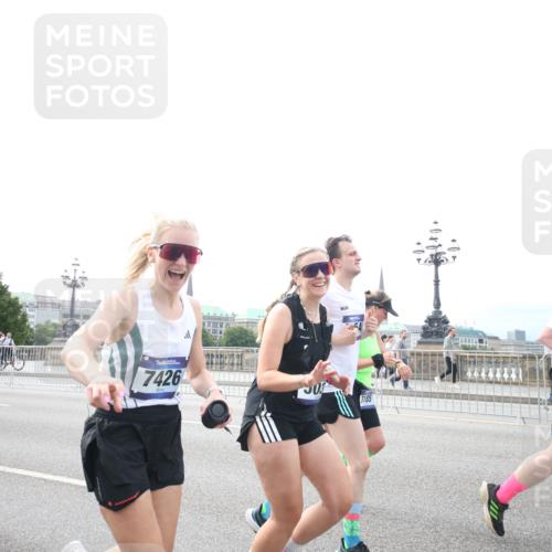 29.06.2025 - hella hamburg halbmarathon Jannik Wohlers http://msf.ph/oto/8150408 29.06.2025 10:23:46 Lombardsbrücke 1005, 1009, 1389, 1444, 3013, 3185, 3285, 3579, 4597, 4684, 4719, 4993, 5039, 5258, 5260, 5954, 6524, 6526, 7013, 7426, 7528, 7920, 8141, 8167, 8187, 8297, 8717, 9063, 11306, 11347, 11415, 12210, 13711, 14433, 14439, 14824, 15352, 15456, 16345, 16861, 17147, 17262, 17414, 17559, 17560, 17595, 18109, 18132, 18210 meine-sportfotos.de