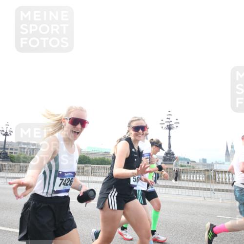 29.06.2025 - hella hamburg halbmarathon Jannik Wohlers http://msf.ph/oto/8150414 29.06.2025 10:23:46 Lombardsbrücke 1005, 1009, 1389, 1444, 3013, 3185, 3285, 3579, 4597, 4684, 4719, 4993, 5039, 5258, 5260, 5954, 6524, 6526, 7013, 7426, 7528, 7920, 8141, 8167, 8187, 8297, 8717, 9063, 11306, 11347, 11415, 12210, 13711, 14433, 14439, 14824, 15352, 15456, 16345, 16861, 17147, 17262, 17414, 17559, 17560, 17595, 18109, 18132, 18210 meine-sportfotos.de