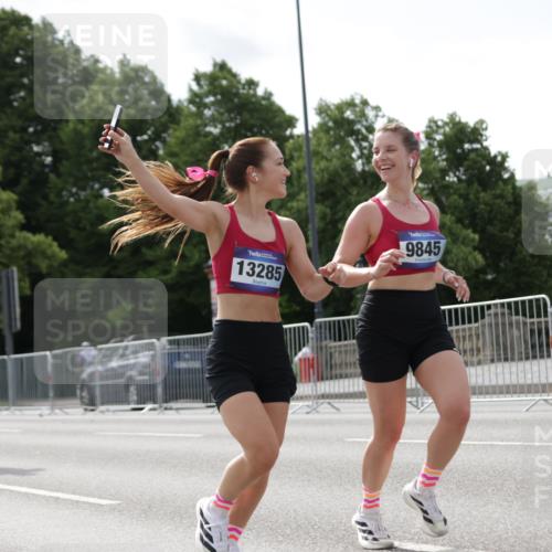 29.06.2025 - hella hamburg halbmarathon Jannik Wohlers http://msf.ph/oto/8150436 29.06.2025 10:13:49 Lombardsbrücke 1194, 1890, 3939, 4032, 4962, 6089, 6287, 7209, 7442, 7840, 7991, 8001, 8057, 8409, 8892, 9845, 9886, 11987, 12938, 13285, 13788, 14488, 15840, 18041, 18236, 18239 meine-sportfotos.de