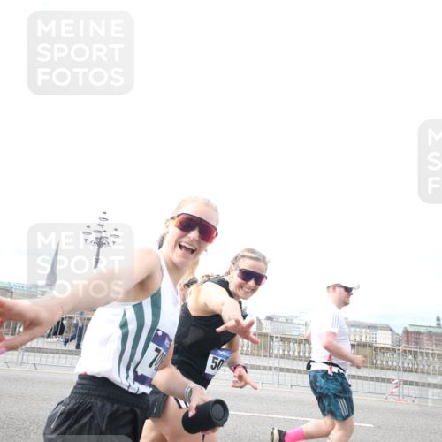 29.06.2025 - hella hamburg halbmarathon Jannik Wohlers http://msf.ph/oto/8150448 29.06.2025 10:23:46 Lombardsbrücke 1005, 1009, 1389, 1444, 3013, 3185, 3285, 3579, 4597, 4684, 4719, 4993, 5039, 5258, 5260, 5954, 6524, 6526, 7013, 7426, 7528, 7920, 8141, 8167, 8187, 8297, 8717, 9063, 11306, 11347, 11415, 12210, 13711, 14433, 14439, 14824, 15352, 15456, 16345, 16861, 17147, 17262, 17414, 17559, 17560, 17595, 18109, 18132, 18210 meine-sportfotos.de