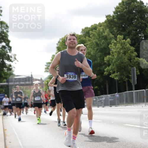 29.06.2025 - hella hamburg halbmarathon Jannik Wohlers http://msf.ph/oto/8150470 29.06.2025 10:13:51 Lombardsbrücke 1194, 1890, 3939, 4032, 4962, 6089, 6287, 7209, 7442, 7840, 7991, 8001, 8057, 8409, 8892, 9845, 9886, 11987, 12938, 13237, 13285, 13788, 14488, 15840, 16126, 18236, 18239 meine-sportfotos.de