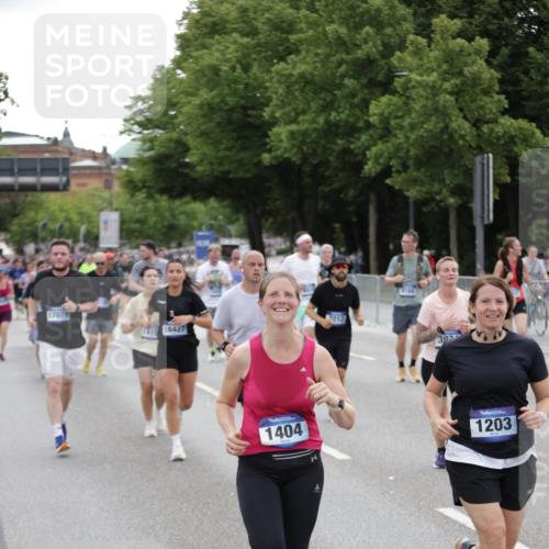 29.06.2025 - hella hamburg halbmarathon Jannik Wohlers http://msf.ph/oto/8150479 29.06.2025 10:50:44 Lombardsbrücke 1203, 1208, 1404, 1478, 2202, 2358, 2380, 2859, 3934, 4156, 4652, 4713, 4920, 5286, 5289, 5530, 7012, 7770, 7771, 7825, 8410, 9166, 9167, 10552, 11052, 11252, 11608, 11609, 11971, 12301, 13522, 14127, 14152, 15250, 15464, 16427, 16633, 16727, 16729, 16928, 17079, 17295, 19098 meine-sportfotos.de
