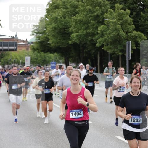 29.06.2025 - hella hamburg halbmarathon Jannik Wohlers http://msf.ph/oto/8150490 29.06.2025 10:50:44 Lombardsbrücke 1203, 1208, 1404, 1478, 2202, 2358, 2380, 2859, 3934, 4156, 4652, 4713, 4920, 5286, 5289, 5530, 7012, 7770, 7771, 7825, 8410, 9166, 9167, 10552, 11052, 11252, 11608, 11609, 11971, 12301, 13522, 14127, 14152, 15250, 15464, 16427, 16633, 16727, 16729, 16928, 17079, 17295, 19098 meine-sportfotos.de