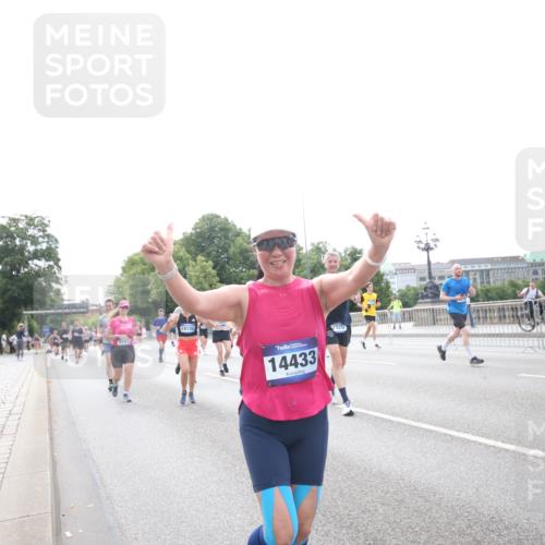 29.06.2025 - hella hamburg halbmarathon Jannik Wohlers http://msf.ph/oto/8150492 29.06.2025 10:23:50 Lombardsbrücke 1005, 1009, 1389, 2132, 2477, 3013, 3185, 3285, 3579, 4162, 4684, 4719, 4993, 5039, 5954, 6478, 6524, 6526, 7426, 7528, 7920, 8167, 8187, 8297, 9063, 11306, 11347, 12210, 13711, 14433, 14439, 14824, 15352, 15456, 16345, 16861, 17147, 17262, 17414, 17559, 17560, 18077, 18109, 18132, 18210 meine-sportfotos.de