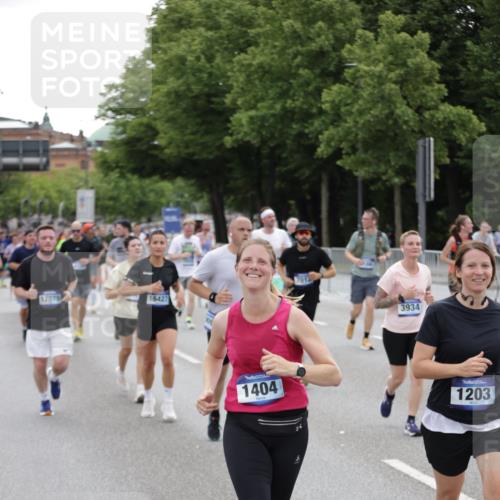 29.06.2025 - hella hamburg halbmarathon Jannik Wohlers http://msf.ph/oto/8150503 29.06.2025 10:50:44 Lombardsbrücke 1203, 1208, 1404, 1478, 2202, 2358, 2380, 2859, 3934, 4156, 4652, 4713, 4920, 5286, 5289, 5530, 7012, 7770, 7771, 7825, 8410, 9166, 9167, 10552, 11052, 11252, 11608, 11609, 11971, 12301, 13522, 14127, 14152, 15250, 15464, 16427, 16633, 16727, 16729, 16928, 17079, 17295, 19098 meine-sportfotos.de