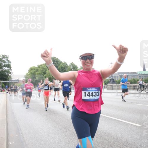 29.06.2025 - hella hamburg halbmarathon Jannik Wohlers http://msf.ph/oto/8150505 29.06.2025 10:23:50 Lombardsbrücke 1005, 1009, 1389, 2132, 2477, 3013, 3185, 3285, 3579, 4162, 4684, 4719, 4993, 5039, 5954, 6478, 6524, 6526, 7426, 7528, 7920, 8167, 8187, 8297, 9063, 11306, 11347, 12210, 13711, 14433, 14439, 14824, 15352, 15456, 16345, 16861, 17147, 17262, 17414, 17559, 17560, 18077, 18109, 18132, 18210 meine-sportfotos.de