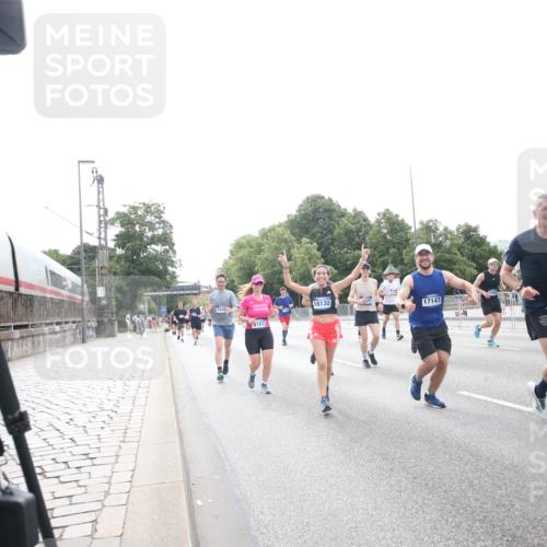 29.06.2025 - hella hamburg halbmarathon Jannik Wohlers http://msf.ph/oto/8150512 29.06.2025 10:23:51 Lombardsbrücke 1005, 1009, 1389, 2132, 2477, 3013, 3185, 3285, 3579, 4162, 4684, 4719, 4993, 5039, 5954, 6478, 6524, 6526, 7426, 7528, 7920, 7975, 8167, 8187, 8297, 9063, 11306, 11347, 12210, 13711, 14433, 14439, 14824, 15352, 15456, 16345, 16861, 17147, 17262, 17414, 17559, 17560, 18077, 18109, 18132, 18210 meine-sportfotos.de