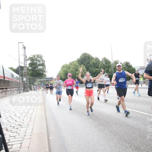 29.06.2025 - hella hamburg halbmarathon Jannik Wohlers http://msf.ph/oto/8150524 29.06.2025 10:23:51 Lombardsbrücke 1005, 1009, 1389, 2132, 2477, 3013, 3185, 3285, 3579, 4162, 4684, 4719, 4993, 5039, 5954, 6478, 6524, 6526, 7426, 7528, 7920, 7975, 8167, 8187, 8297, 9063, 11306, 11347, 12210, 13711, 14433, 14439, 14824, 15352, 15456, 16345, 16861, 17147, 17262, 17414, 17559, 17560, 18077, 18109, 18132, 18210 meine-sportfotos.de
