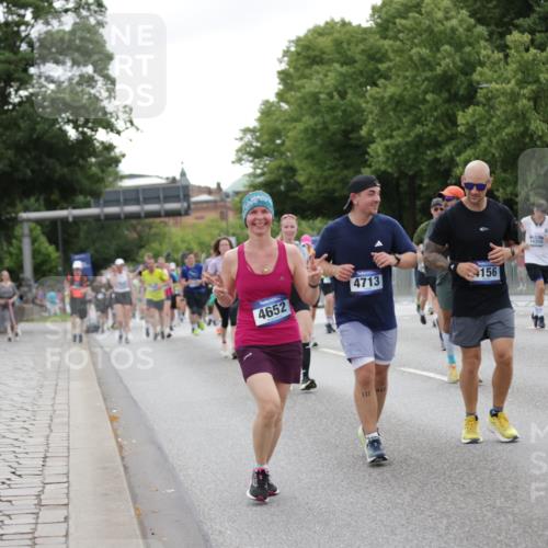 29.06.2025 - hella hamburg halbmarathon Jannik Wohlers http://msf.ph/oto/8150532 29.06.2025 10:50:52 Lombardsbrücke 1203, 1404, 1478, 1617, 2202, 2380, 2484, 2485, 3934, 4156, 4652, 4713, 4920, 5357, 5530, 6961, 7012, 7770, 7771, 8040, 8410, 8672, 9166, 9167, 9582, 9583, 9763, 11034, 11252, 11575, 11608, 11609, 11971, 12301, 13079, 14127, 14152, 15776, 16258, 16427, 16633, 16678, 16928, 17079, 19098, 19106 meine-sportfotos.de
