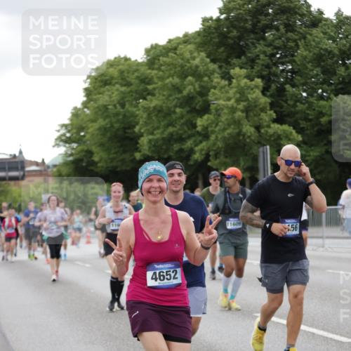 29.06.2025 - hella hamburg halbmarathon Jannik Wohlers http://msf.ph/oto/8150552 29.06.2025 10:50:53 Lombardsbrücke 1203, 1404, 1478, 1617, 2202, 2380, 2484, 2485, 3934, 4156, 4652, 4713, 4878, 4920, 5357, 5394, 5530, 6961, 7012, 7769, 8040, 8410, 8672, 9166, 9167, 9582, 9583, 9763, 11034, 11575, 11608, 11609, 11971, 12301, 13079, 14127, 14152, 15776, 16258, 16427, 16633, 16678, 16928, 17079, 19098, 19106 meine-sportfotos.de