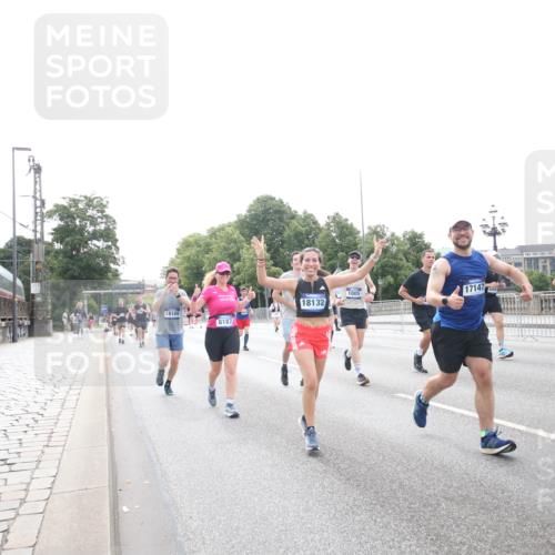 29.06.2025 - hella hamburg halbmarathon Jannik Wohlers http://msf.ph/oto/8150558 29.06.2025 10:23:51 Lombardsbrücke 1005, 1009, 1389, 2132, 2477, 3013, 3185, 3285, 3579, 4162, 4684, 4719, 4993, 5039, 5954, 6478, 6524, 6526, 7426, 7528, 7920, 7975, 8167, 8187, 8297, 9063, 11306, 11347, 12210, 13711, 14433, 14439, 14824, 15352, 15456, 16345, 16861, 17147, 17262, 17414, 17559, 17560, 18077, 18109, 18132, 18210 meine-sportfotos.de