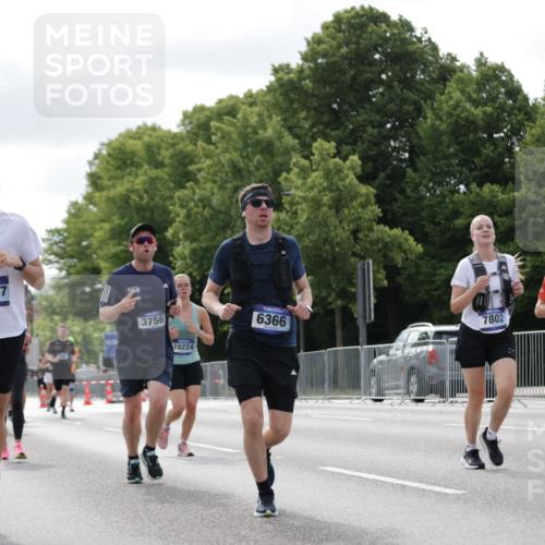 29.06.2025 - hella hamburg halbmarathon Jannik Wohlers http://msf.ph/oto/8150595 29.06.2025 10:14:02 Lombardsbrücke 1406, 2494, 2990, 3020, 3756, 3834, 3939, 5670, 6028, 6083, 6089, 6366, 7209, 7442, 7802, 7840, 7991, 8147, 8409, 8892, 9845, 10224, 12467, 13237, 13285, 14488, 16126 meine-sportfotos.de