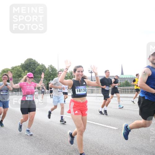 29.06.2025 - hella hamburg halbmarathon Jannik Wohlers http://msf.ph/oto/8150622 29.06.2025 10:23:52 Lombardsbrücke 1005, 1009, 1064, 1389, 2132, 2477, 3185, 3285, 3579, 4162, 4464, 4684, 4719, 4993, 5039, 5954, 6478, 6524, 6526, 7528, 7920, 7975, 8167, 8187, 8297, 9063, 11306, 11347, 12210, 13573, 13711, 14433, 14439, 14824, 15352, 15456, 16345, 16861, 17147, 17262, 17414, 17559, 17560, 18077, 18109, 18132, 18210 meine-sportfotos.de