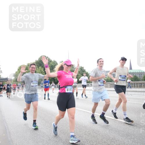 29.06.2025 - hella hamburg halbmarathon Jannik Wohlers http://msf.ph/oto/8150640 29.06.2025 10:23:52 Lombardsbrücke 1005, 1009, 1064, 1389, 2132, 2477, 3185, 3285, 3579, 4162, 4464, 4684, 4719, 4993, 5039, 5954, 6478, 6524, 6526, 7528, 7920, 7975, 8167, 8187, 8297, 9063, 11306, 11347, 12210, 13573, 13711, 14433, 14439, 14824, 15352, 15456, 16345, 16861, 17147, 17262, 17414, 17559, 17560, 18077, 18109, 18132, 18210 meine-sportfotos.de
