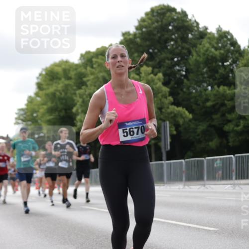 29.06.2025 - hella hamburg halbmarathon Jannik Wohlers http://msf.ph/oto/8150652 29.06.2025 10:14:05 Lombardsbrücke 1406, 1728, 2494, 2990, 3020, 3154, 3756, 3834, 5670, 6028, 6083, 6089, 6366, 7209, 7802, 7840, 8147, 8409, 8892, 10224, 10610, 12467, 12901, 13237, 14488, 16036, 16126, 16167, 16287, 16288, 17975 meine-sportfotos.de