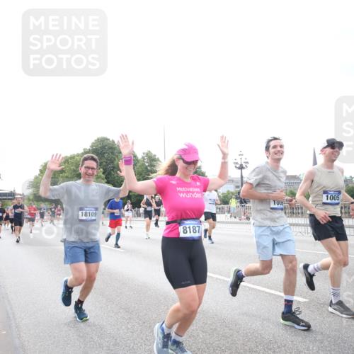 29.06.2025 - hella hamburg halbmarathon Jannik Wohlers http://msf.ph/oto/8150653 29.06.2025 10:23:53 Lombardsbrücke 1005, 1009, 1064, 1389, 2132, 2477, 3185, 3285, 3579, 3786, 4162, 4464, 4684, 4719, 4993, 6478, 6524, 6526, 7528, 7920, 7975, 8167, 8187, 8297, 9063, 11306, 12210, 13380, 13573, 13711, 14143, 14433, 14439, 14824, 15352, 15456, 16345, 16861, 17147, 17262, 17414, 17559, 17560, 18077, 18109, 18132, 18210 meine-sportfotos.de