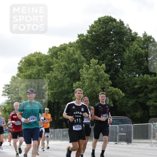 29.06.2025 - hella hamburg halbmarathon Jannik Wohlers http://msf.ph/oto/8150656 29.06.2025 10:14:07 Lombardsbrücke 1406, 1728, 2494, 2990, 3020, 3154, 3756, 3834, 5191, 5670, 6028, 6083, 6089, 6366, 7209, 7802, 7840, 8147, 8892, 10224, 10610, 12467, 12901, 13237, 14488, 15048, 16036, 16126, 16167, 16287, 16288, 17975 meine-sportfotos.de