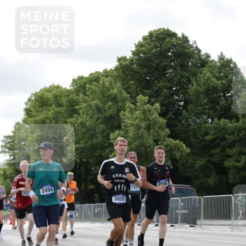 29.06.2025 - hella hamburg halbmarathon Jannik Wohlers http://msf.ph/oto/8150659 29.06.2025 10:14:07 Lombardsbrücke 1406, 1728, 2494, 2990, 3020, 3154, 3756, 3834, 5191, 5670, 6028, 6083, 6089, 6366, 7209, 7802, 7840, 8147, 8892, 10224, 10610, 12467, 12901, 13237, 14488, 15048, 16036, 16126, 16167, 16287, 16288, 17975 meine-sportfotos.de