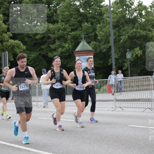 29.06.2025 - hella hamburg halbmarathon Jannik Wohlers http://msf.ph/oto/8150672 29.06.2025 10:51:01 Lombardsbrücke 1617, 1997, 2202, 2308, 2380, 2484, 2485, 2736, 2778, 4652, 4748, 4808, 4878, 5357, 5394, 6091, 6945, 6954, 6961, 7769, 7841, 7871, 7992, 8040, 8125, 8672, 9166, 9582, 9583, 9763, 10496, 11034, 11268, 11575, 11608, 11609, 11913, 13079, 13598, 13710, 13769, 15092, 15776, 16258, 16633, 16642, 16678, 16807, 16928, 19106 meine-sportfotos.de
