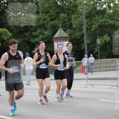 29.06.2025 - hella hamburg halbmarathon Jannik Wohlers http://msf.ph/oto/8150684 29.06.2025 10:51:01 Lombardsbrücke 1617, 1997, 2202, 2308, 2380, 2484, 2485, 2736, 2778, 4652, 4748, 4808, 4878, 5357, 5394, 6091, 6945, 6954, 6961, 7769, 7841, 7871, 7992, 8040, 8125, 8672, 9166, 9582, 9583, 9763, 10496, 11034, 11268, 11575, 11608, 11609, 11913, 13079, 13598, 13710, 13769, 15092, 15776, 16258, 16633, 16642, 16678, 16807, 16928, 19106 meine-sportfotos.de