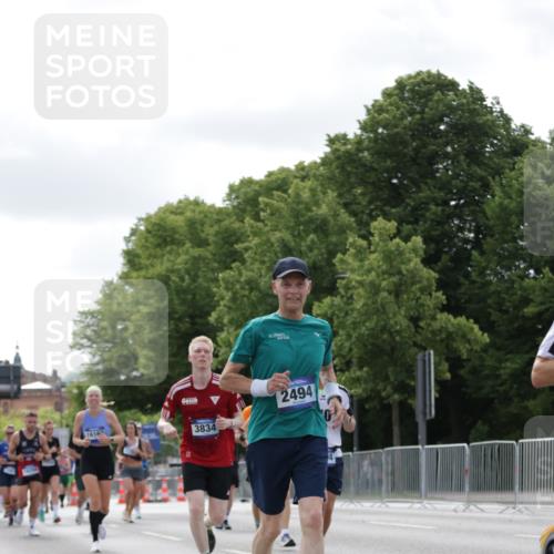 29.06.2025 - hella hamburg halbmarathon Jannik Wohlers http://msf.ph/oto/8150710 29.06.2025 10:14:08 Lombardsbrücke 1406, 1728, 2494, 2990, 3020, 3154, 3756, 3834, 5191, 5670, 6028, 6083, 6366, 7209, 7802, 7840, 8147, 9663, 10224, 10610, 12467, 12901, 13237, 13673, 14488, 15048, 16036, 16126, 16167, 16287, 16288, 16776, 17975 meine-sportfotos.de