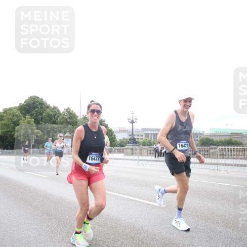 29.06.2025 - hella hamburg halbmarathon Jannik Wohlers http://msf.ph/oto/8150726 29.06.2025 10:24:58 Lombardsbrücke 1627, 2278, 3961, 3963, 5564, 5814, 6869, 8962, 9927, 10845, 10846, 11157, 11662, 13510, 13842, 14086, 15016, 15119, 16421, 16422 meine-sportfotos.de