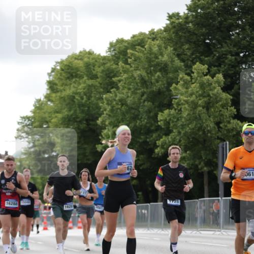 29.06.2025 - hella hamburg halbmarathon Jannik Wohlers http://msf.ph/oto/8150730 29.06.2025 10:14:11 Lombardsbrücke 1406, 1728, 2494, 2990, 3020, 3154, 3756, 3834, 5191, 5670, 5981, 6028, 6083, 6366, 7802, 8147, 8755, 9556, 9663, 9709, 10224, 10610, 12467, 12901, 13237, 13366, 13386, 13673, 13674, 15048, 16036, 16126, 16167, 16287, 16288, 16776, 17296, 17453, 17975 meine-sportfotos.de