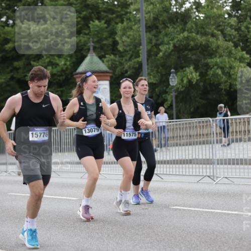 29.06.2025 - hella hamburg halbmarathon Jannik Wohlers http://msf.ph/oto/8150735 29.06.2025 10:51:01 Lombardsbrücke 1617, 1997, 2202, 2308, 2380, 2484, 2485, 2736, 2778, 4652, 4748, 4808, 4878, 5357, 5394, 6091, 6945, 6954, 6961, 7769, 7841, 7871, 7992, 8040, 8125, 8672, 9166, 9582, 9583, 9763, 10496, 11034, 11268, 11575, 11608, 11609, 11913, 13079, 13598, 13710, 13769, 15092, 15776, 16258, 16633, 16642, 16678, 16807, 16928, 19106 meine-sportfotos.de