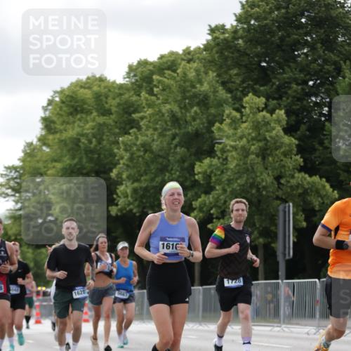 29.06.2025 - hella hamburg halbmarathon Jannik Wohlers http://msf.ph/oto/8150753 29.06.2025 10:14:11 Lombardsbrücke 1406, 1728, 2494, 2990, 3020, 3154, 3756, 3834, 5191, 5670, 5981, 6028, 6083, 6366, 7802, 8147, 8755, 9556, 9663, 9709, 10224, 10610, 12467, 12901, 13237, 13366, 13386, 13673, 13674, 15048, 16036, 16126, 16167, 16287, 16288, 16776, 17296, 17453, 17975 meine-sportfotos.de