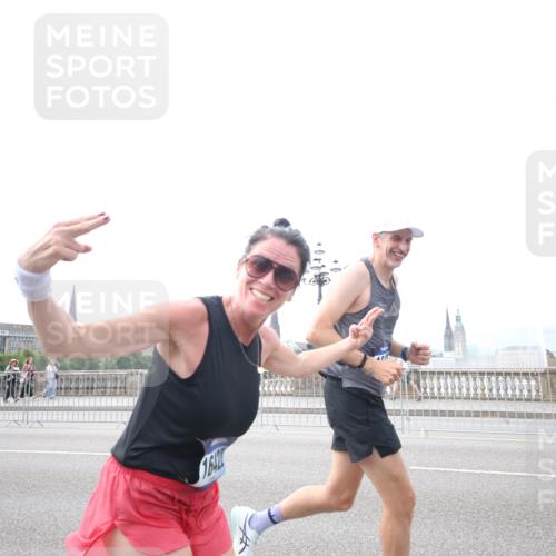 29.06.2025 - hella hamburg halbmarathon Jannik Wohlers http://msf.ph/oto/8150777 29.06.2025 10:24:59 Lombardsbrücke 1093, 1627, 2278, 3961, 3963, 5564, 5814, 6869, 8962, 9927, 10845, 10846, 11157, 11662, 13510, 13842, 14086, 15016, 15119, 15283, 16421, 16422 meine-sportfotos.de