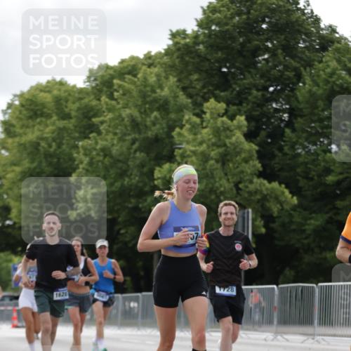 29.06.2025 - hella hamburg halbmarathon Jannik Wohlers http://msf.ph/oto/8150790 29.06.2025 10:14:11 Lombardsbrücke 1406, 1728, 2494, 2990, 3020, 3154, 3756, 3834, 5191, 5670, 5981, 6028, 6083, 6366, 7802, 8147, 8755, 9556, 9663, 9709, 10224, 10610, 12467, 12901, 13237, 13366, 13386, 13673, 13674, 15048, 16036, 16126, 16167, 16287, 16288, 16776, 17296, 17453, 17975 meine-sportfotos.de